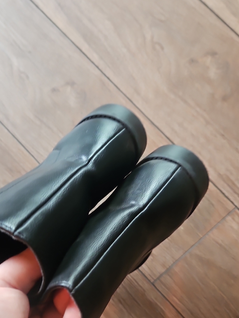 NEW! ANN TAYLOR LOFT Minimalist Flat Ankle Boot Classic Black Faux Leather 8.5. - Picture 5 of 8